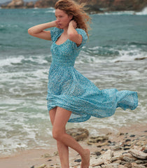 HMD -- ASHLYNN DRESS -- BLEU DAISY FIELDS