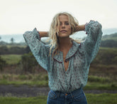 HMD -- JEMMA TOP -- AZURE SWISS DOT