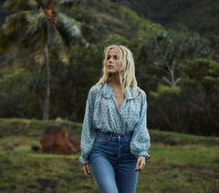 HMD -- JEMMA TOP -- AZURE SWISS DOT