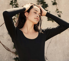HMD -- ROMY TEE -- BLACK