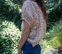 HMD -- JUNE TOP -- FEATHERED FLORAL