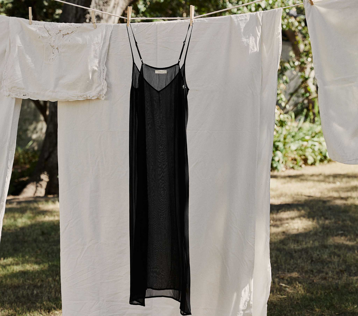 HMD -- LONG DEEP V-NECK SLIP -- BLACK