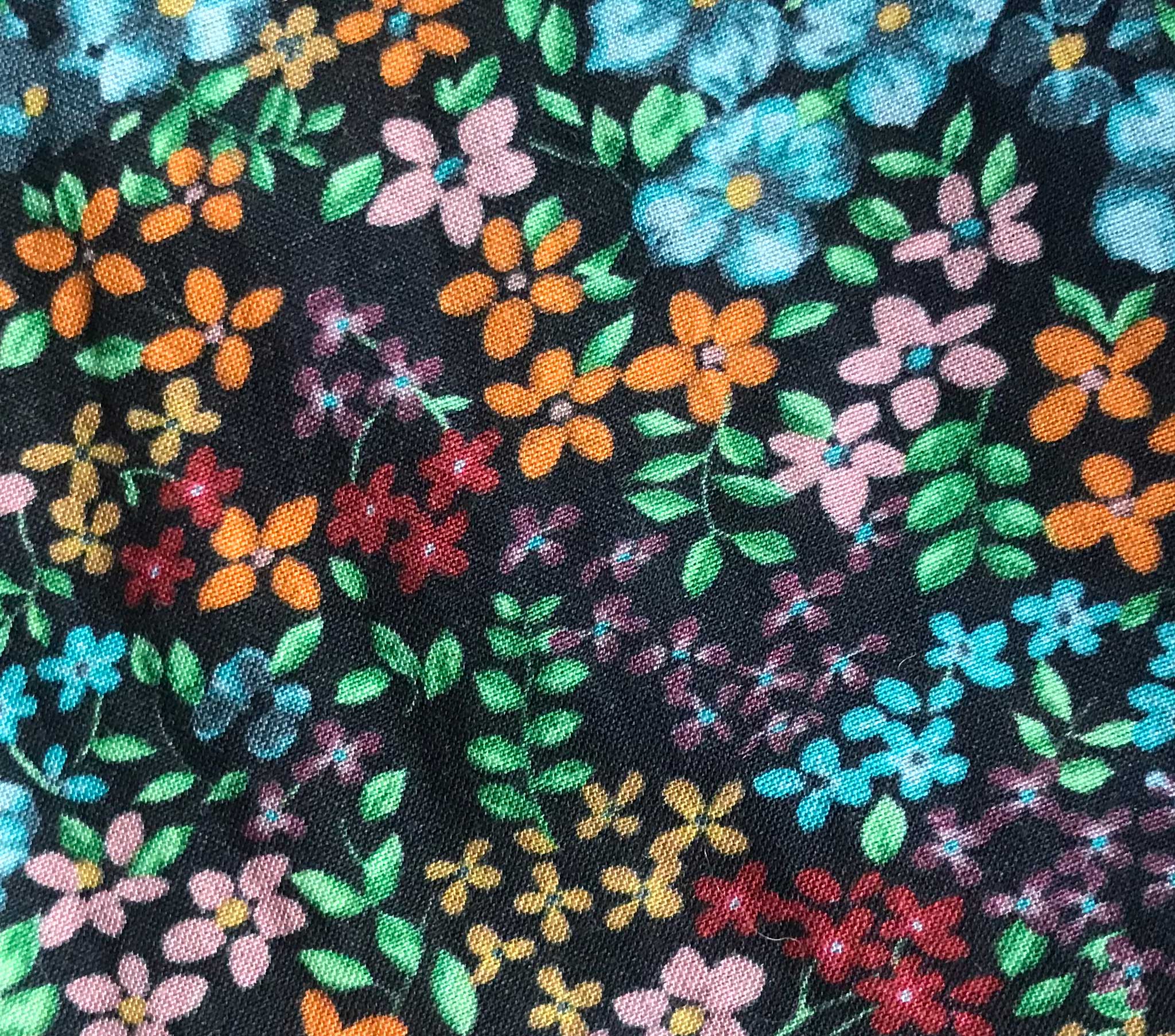 HMD -- ROSE TOP -- NAVY LADY BIRD FLORAL