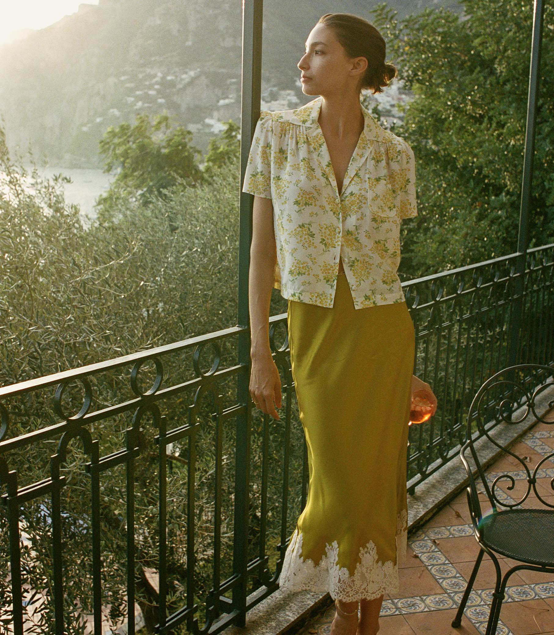 HMD -- LAYLA TOP -- SALT MAY BELL FLORAL