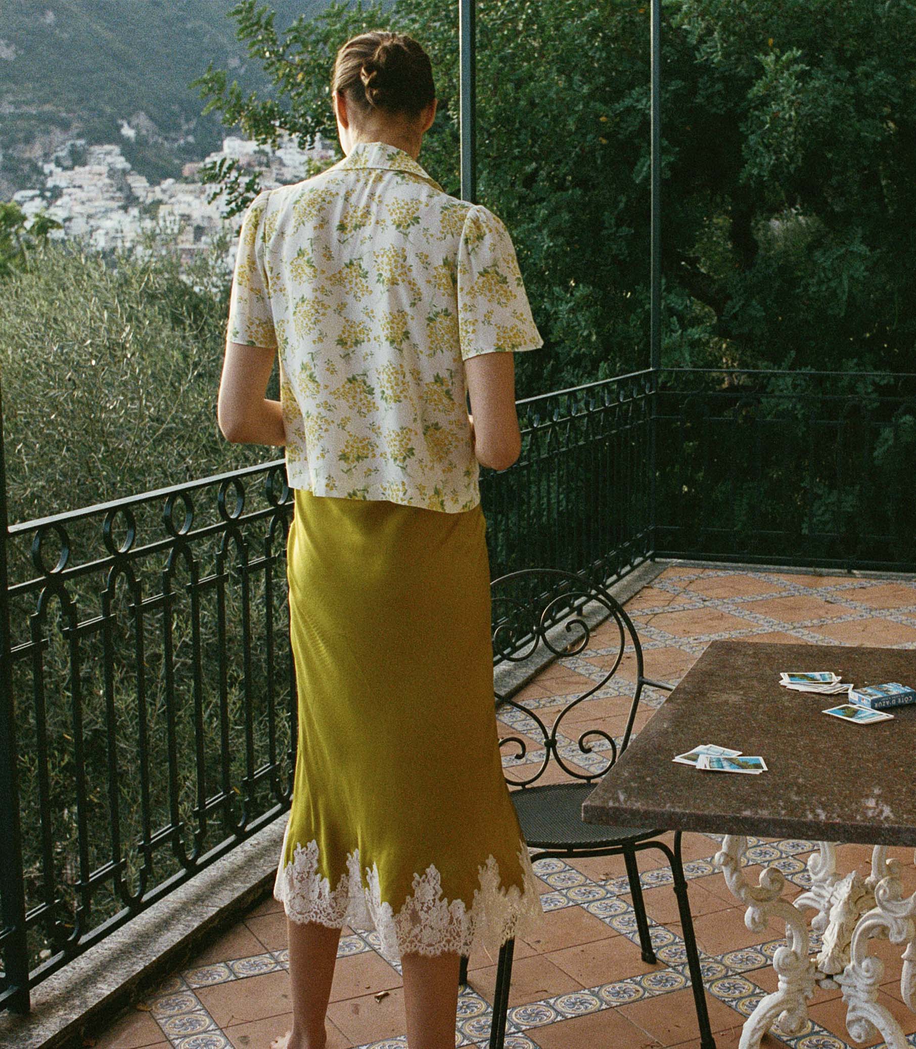 HMD -- LAYLA TOP -- SALT MAY BELL FLORAL