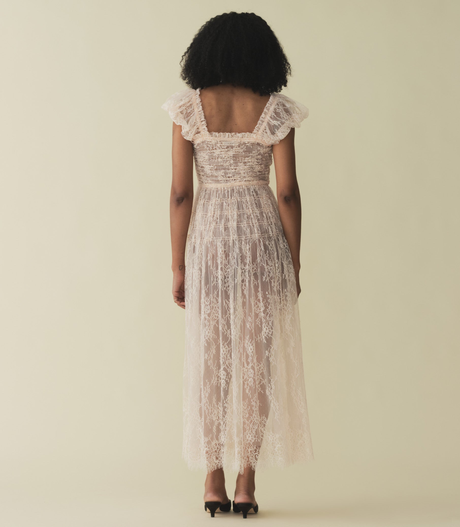 HMD -- PAMELINA DRESS -- PETUNIA PINK LACE