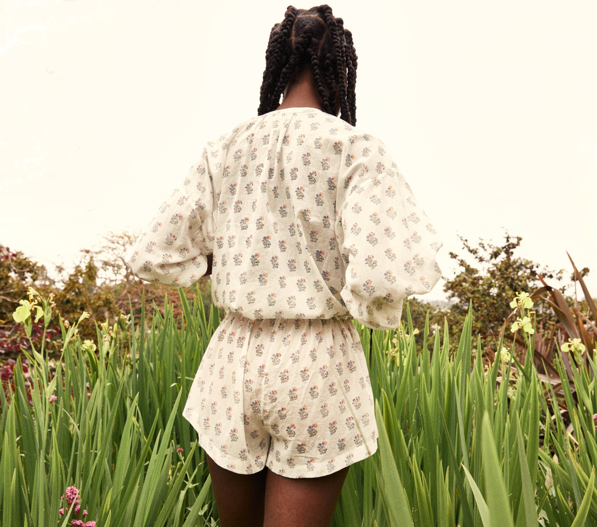 HMD -- THE JANE BLOUSE -- RED DAHLIA BLOCK PRINT