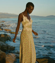 HMD -- VENUS DRESS -- CHRYSANTHEMUM SKY FLORAL