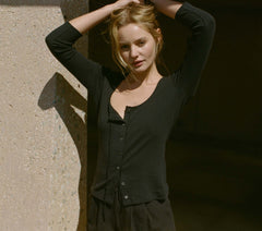 HMD -- VIVIENNE TEE -- BLACK